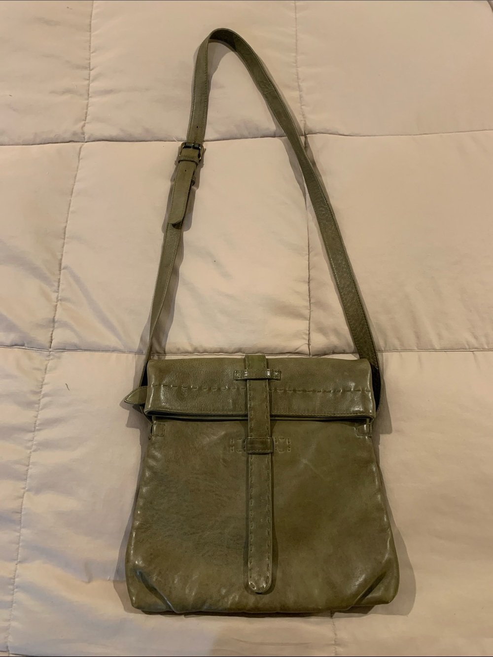 Scully London Arya Adjustable Olive Tone Leather Messenger Crossbody Purse
